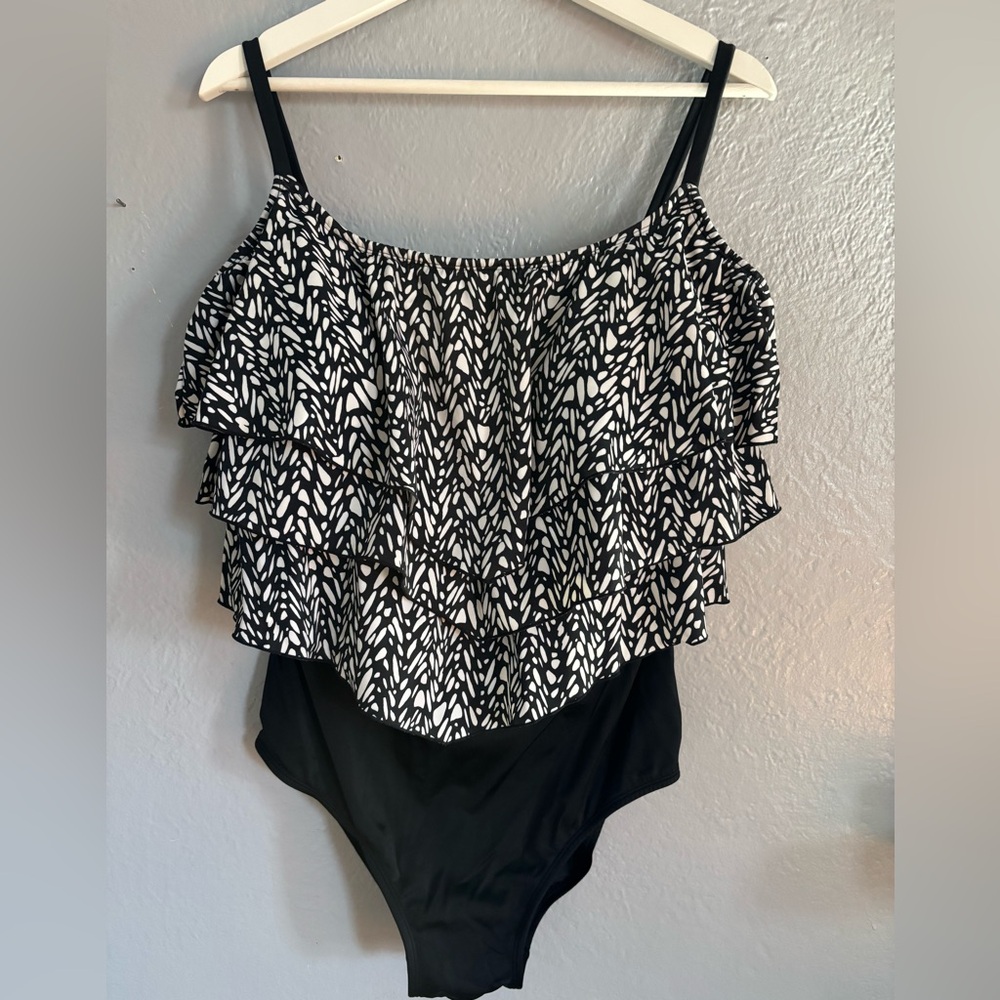 Studio Works Bathing Swim Suit SZ. 20 Black White Layered One Piece‎ MSRP $84